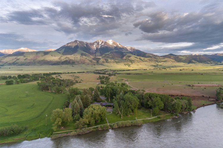 Riverhouse on the Yellowstone